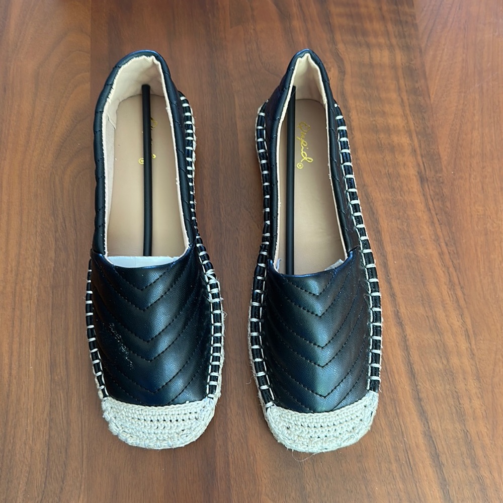 NWT Black espadrilles | Size 6